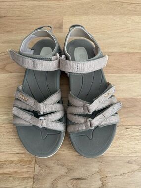 Teva Tirra Sandals Rose Gold Size 6